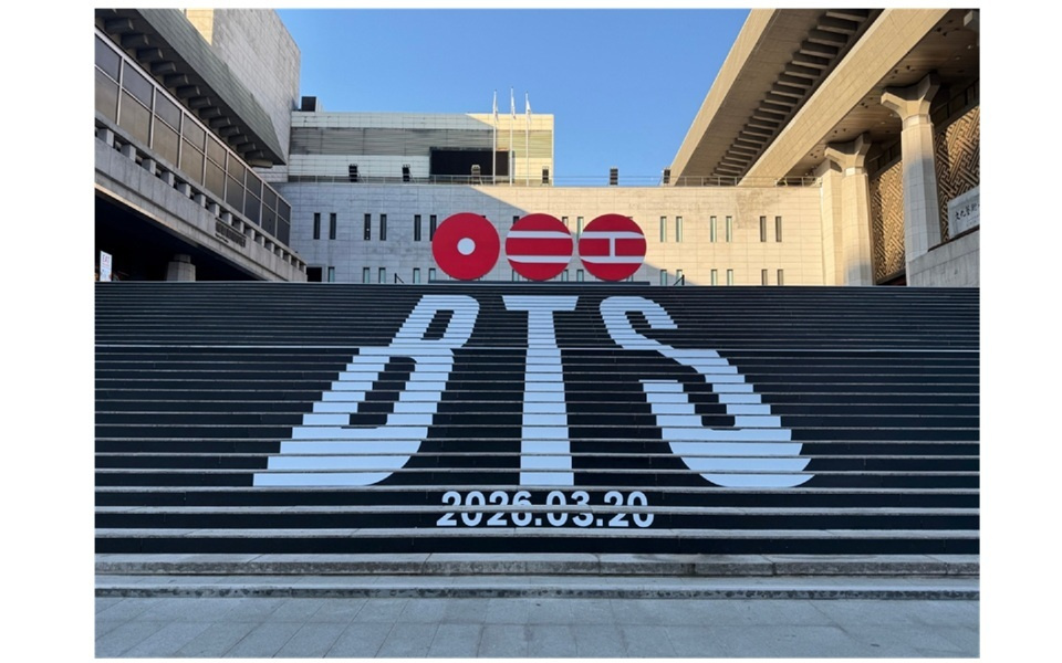 BTS、世宗文化会館を覆う
