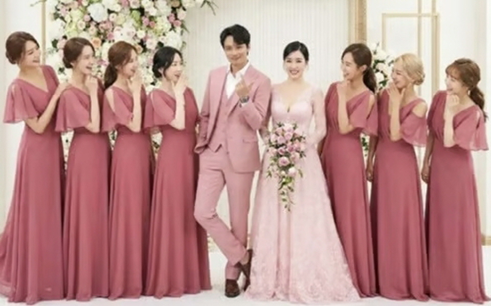 「婚姻届提出」ピョン・ヨハン♥ティファニー、ウェディングフォトは偽物…メンバー全員集合も「撮影した事実ない」