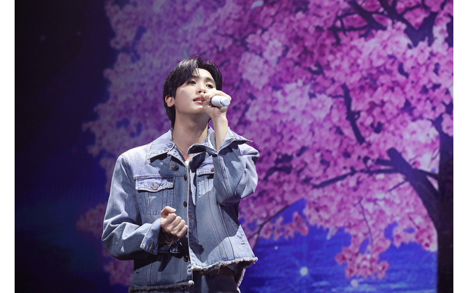 パク・ヒョンシク、日本のファンと特別な時間…優しい眼差しで魅了