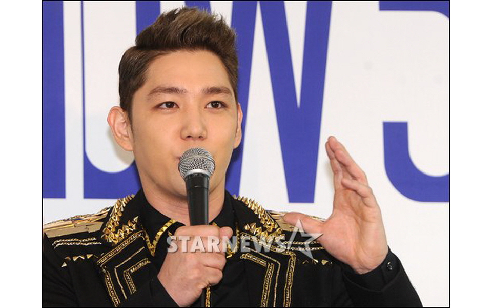 SUPER JUNIOR元メンバーのカンイン、活動自粛を経て新曲発表を予告「ファンの応援が勇気に」