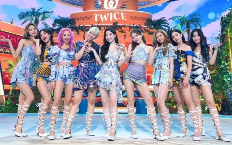 TWICEメンバー全員がJYPと再契約♪“7年目のジンクス”に打ち勝った！