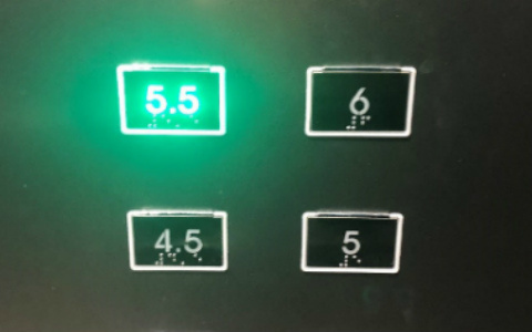 大晦日のおまけ更新♪韓国のエレベーターには『4階』の表示がない問題