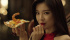 イ・ソンビン、魅惑の赤いドレスでMr.Pizzaの新しい顔に