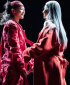CL、G-DRAGONとペアルックでコラボステージ