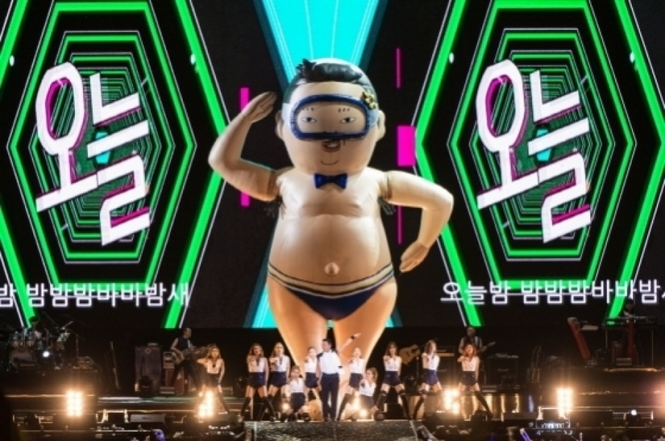 PSY、13万人動員の歴代級ツアー華やかなフィナーレ