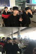 SNUPER、ベトナム到着… 地元のファンで空港に人だかり