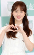 キム・ソヒョン、「デビュー10周年…恥ずかしくない女優になりたい」