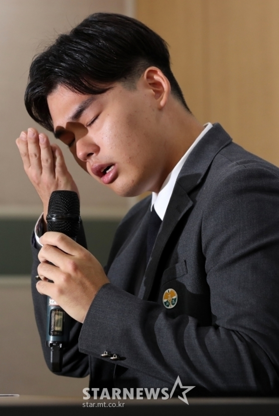 The East Light.メンバー、暴行被害を涙で告白「脅迫も受けた」