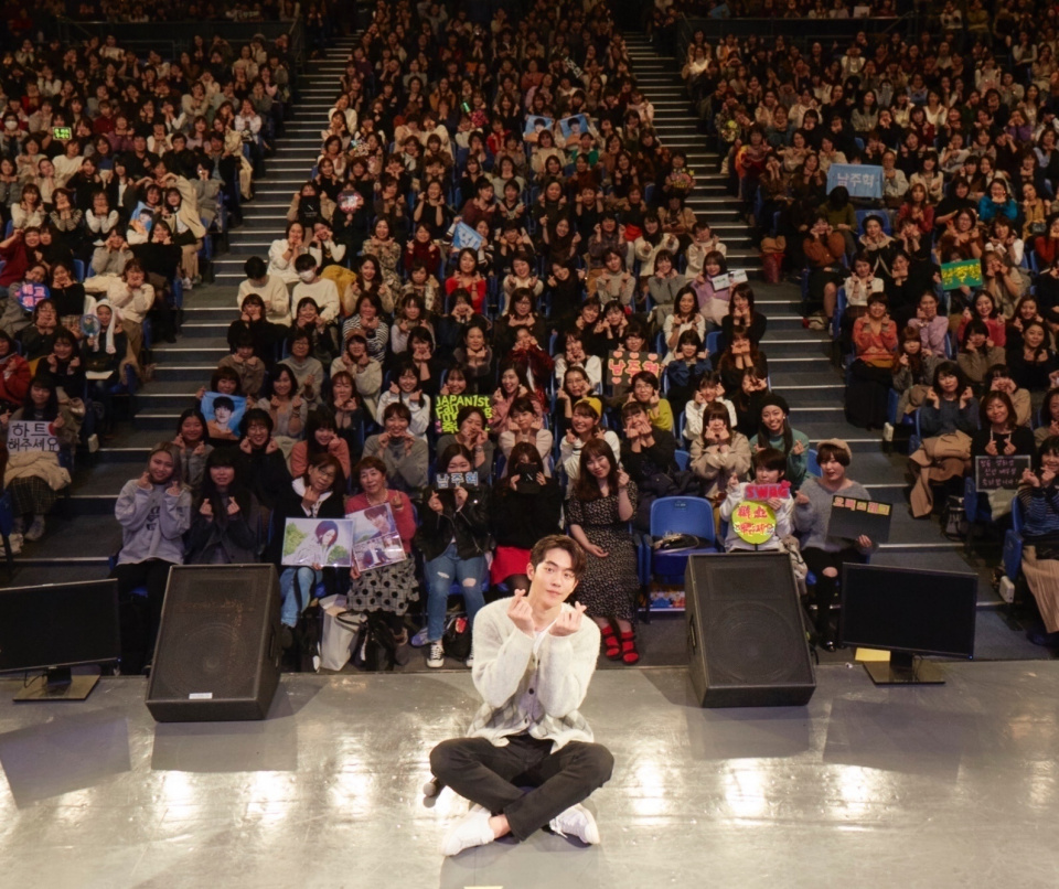 ナム・ジュヒョクが初の日本単独ファンミーティングを開催。「生ジュヒョク」にファン大熱狂