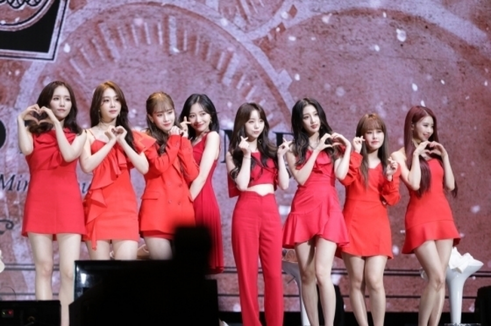  Lovelyz、カムバックと同時に音源チャート1位に