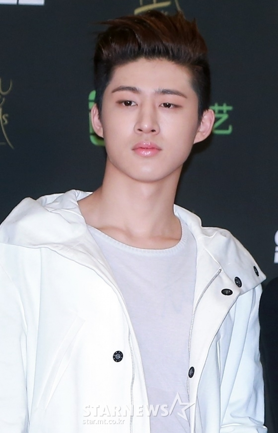 B.I、麻薬購入疑惑を否定…「申し訳ない、チームを脱退」