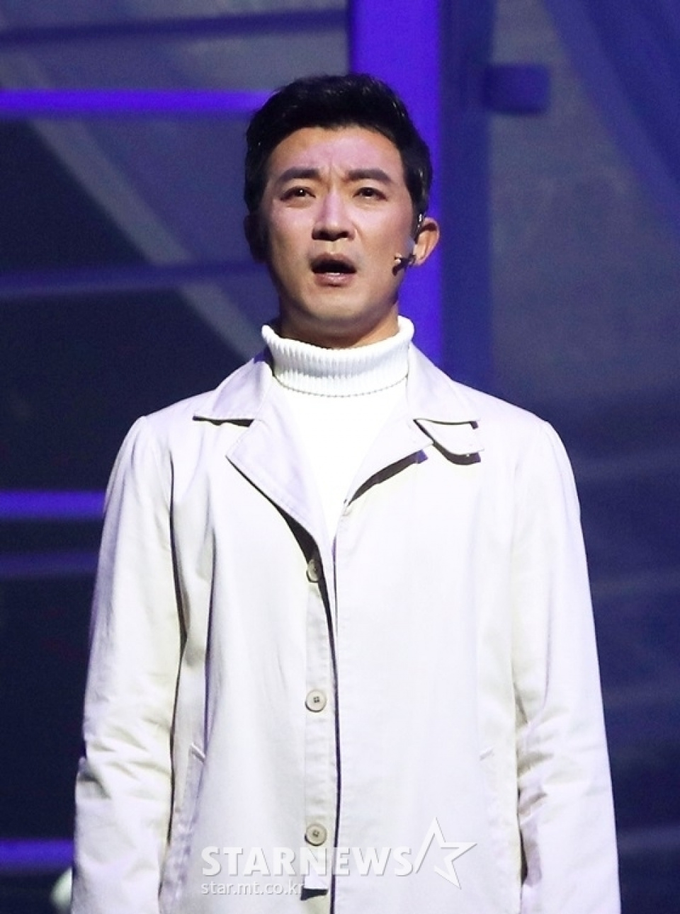 "飲酒運転"アン・ジェウク、演劇『ミザーリ』で復帰