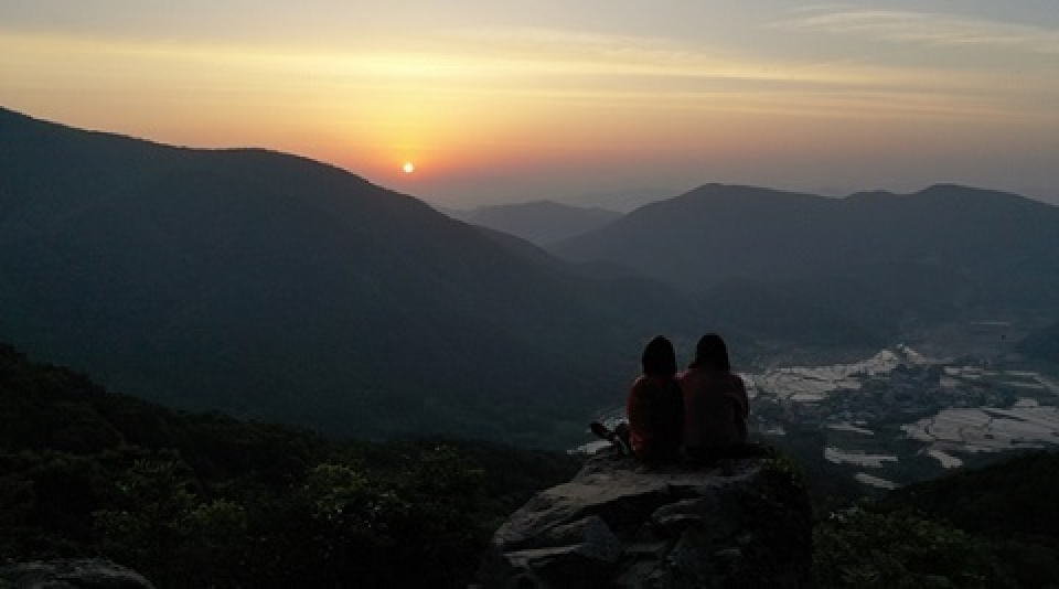 イ・ヒョリ＆イ・ジン、21年間打ち明けられなかった話で涙