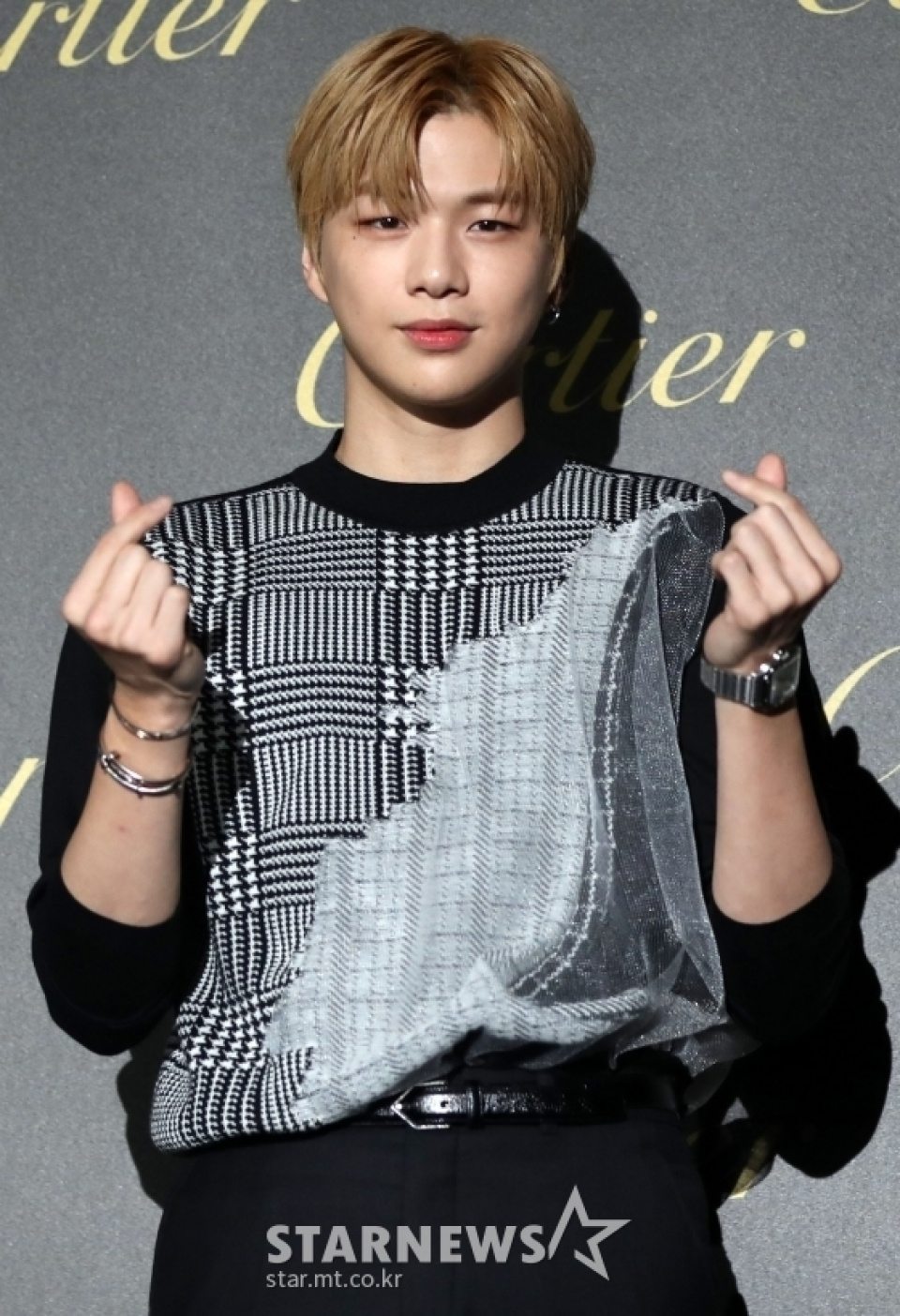 カン・ダニエル、公式ファンクラブの1期会員を募集