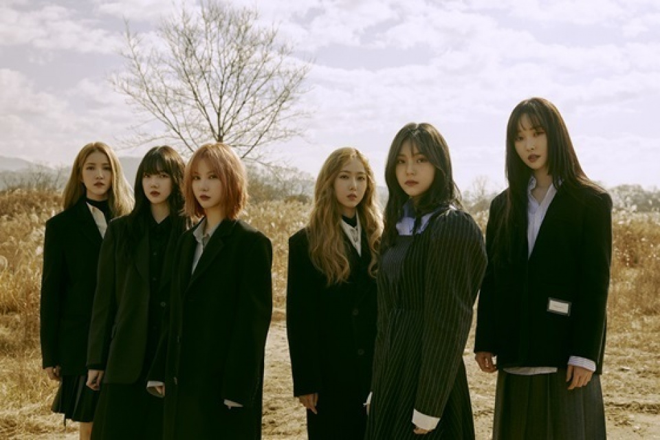 GFRIEND、国内外チャートで1位を獲得…BigHitとコラボ