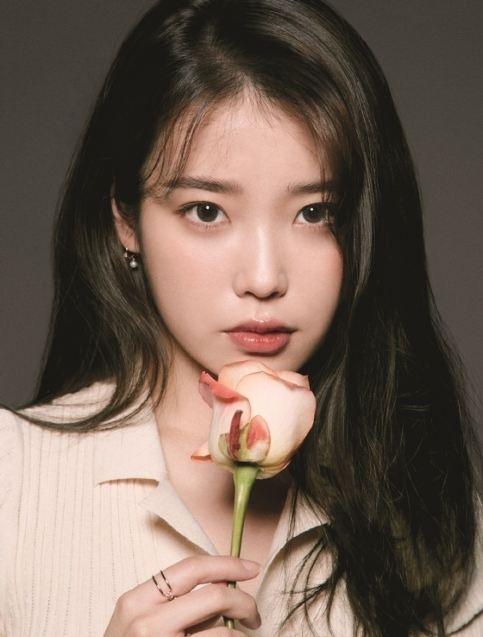 Iu 5月6日電撃カムバック Sugaとコラボ 韓流ニュース 韓流大好き