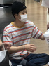  "iKON脱退"B.I、近況公開…保育園ボランティア活動
