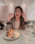 少女時代 ヒョヨン、甘いデザートで誕生日を祝う