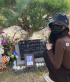 キム・ソナ、故ソルリの墓を訪問「泣いてばかりでごめんね」