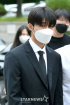 「麻薬有罪」B.I、新曲発売にオンラインコンサート開催