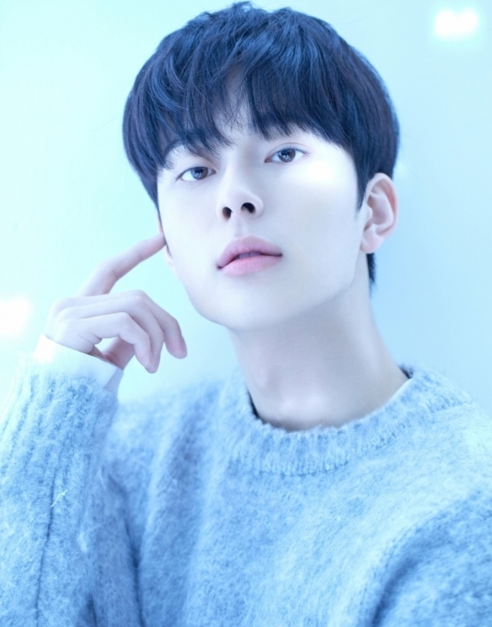 ユ・ソンホ、視線を圧倒する新プロフィール写真公開 韓流ニュース 韓流大好き!