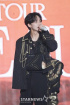 SEVENTEEN ジョンハン、ギプス姿でコンサートに参加