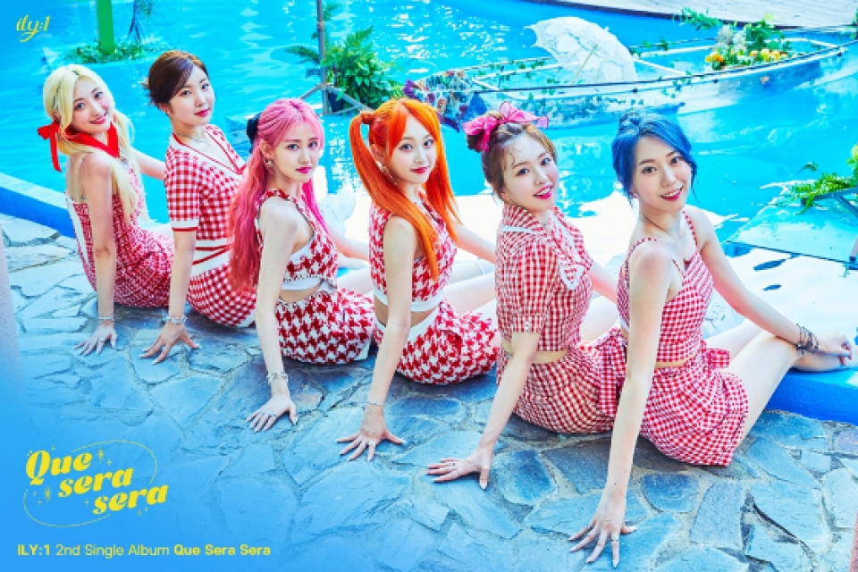  ILY:1、「Que sera sera」爽やかな魅力の団体フォト公開