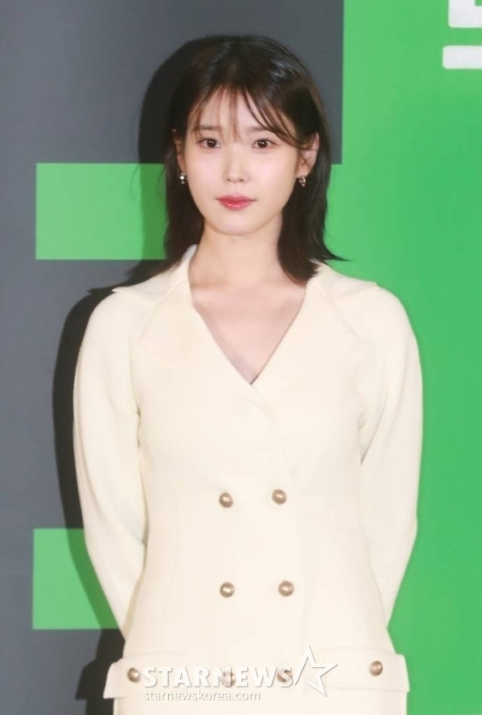 IU、新ドラマのギャラは1話5億ウォン？…「事実ではない」