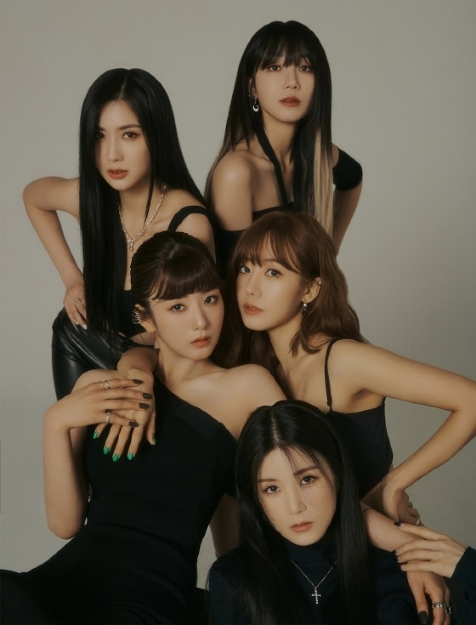 Apink、新曲「DND」でカムバック後初めて音楽番組出演