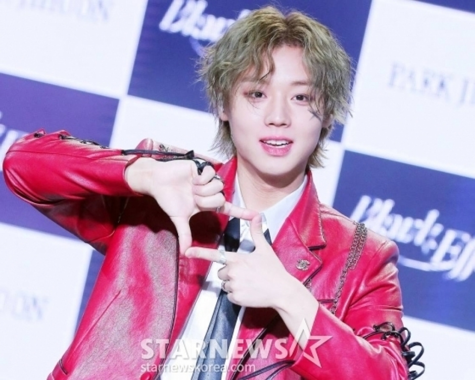 パク・ジフン、『Blank or Black』発売記念ショーケース開催