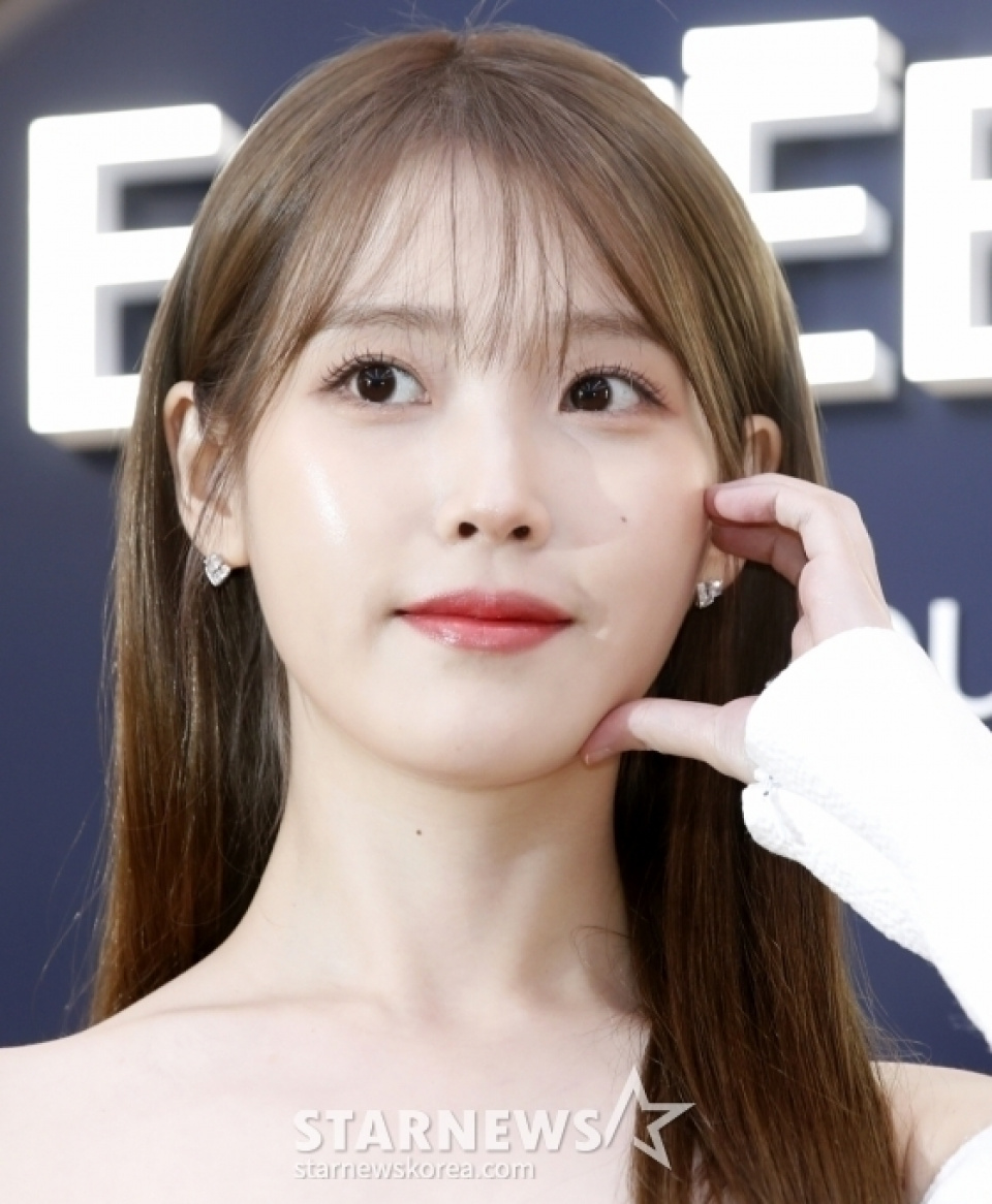 IU、「ファン汚名騒動」暗行御史、結局廃止へ「永久除名改善」…申し訳ない