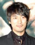キム・ミンジュンの爽やかな微笑み 