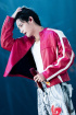 BTSのVを米ファンがタンパ公演で歓迎サポート