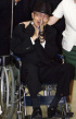 嗚咽する故パク・ヨンハさんの父親