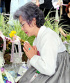【故パク・ヨンハさん一周忌追悼式】冥福を祈る母の姿