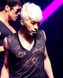 2PM、"ソロデビュー"ウヨンのショーケースを応援