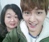 SHINeeのオンユ、母の写真を公開"瓜二つの母と息子"