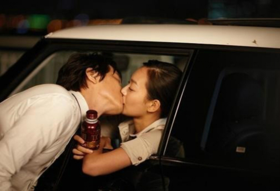 ウォンビン、恋人イ・ナヨンではない別の女性と激しいキス? | 韓流ニュース | 韓流大好き!