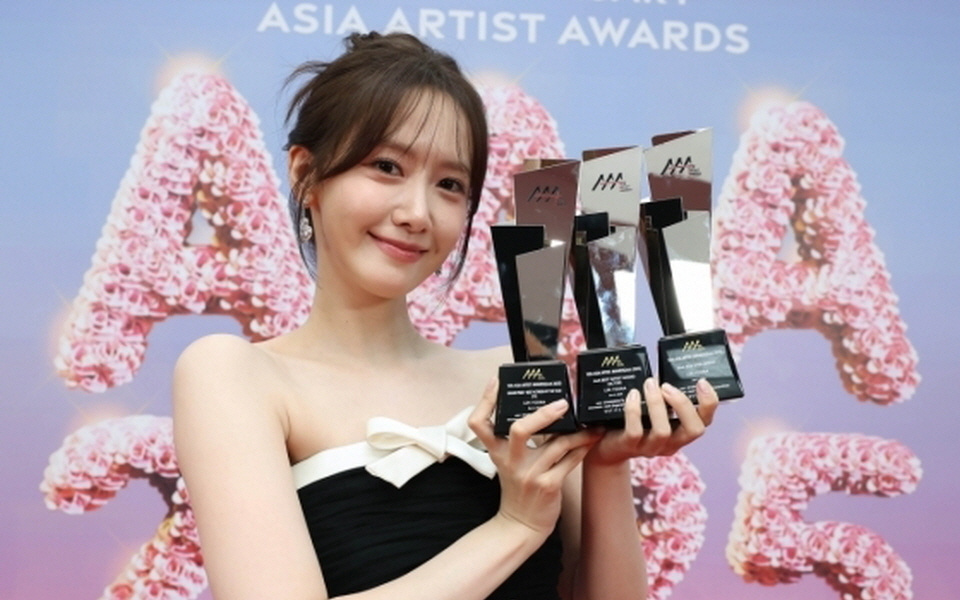 “少女時代 ユナから興行クイーン イム・ユナへ” 10年を共にしたAAAで見せた俳優としての飛躍